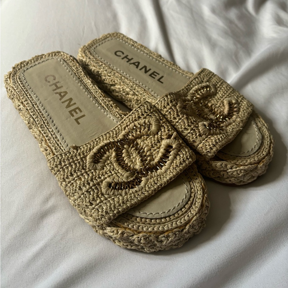 Chanel Beige Espadrilles size 35
